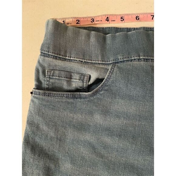 *3/$15 DKNY Women's Shorts Size M Blue Denim Casual Summer Stretch - Picture 4 of 10